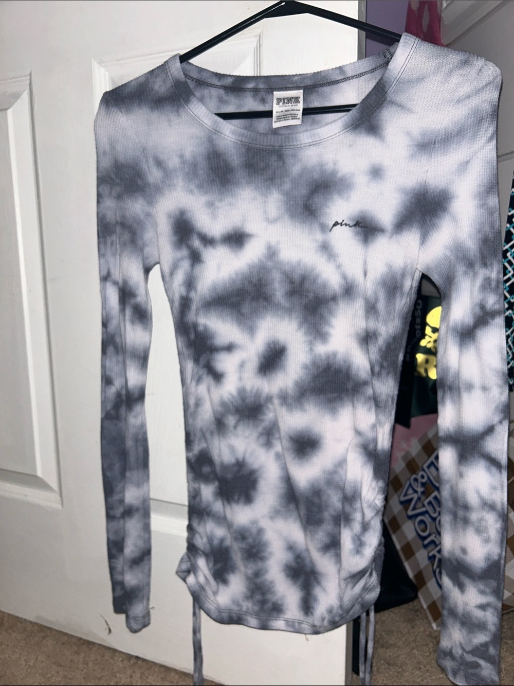 PINK Victoria's Secret Gray & White Tie-Dye Long Sleeve Tee